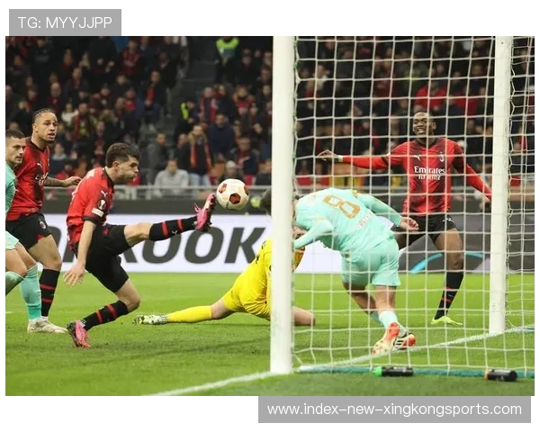 吉鲁补射门前抢点AC米兰取得领先